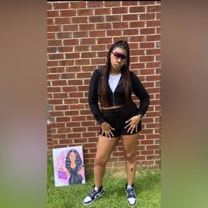 2 PC SET SIZE LARGE TRUE TO SIZE SHORTS & CROP TOP JACKETS